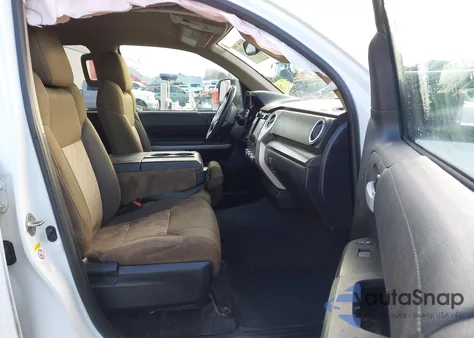 2019 Toyota Tundra Sr5 5.7L V8 z USA, uszkodzony, nr VIN 5TFDY5F10KX817115